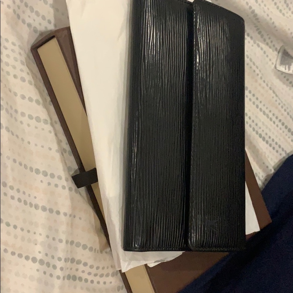 Louis Vuitton authentic